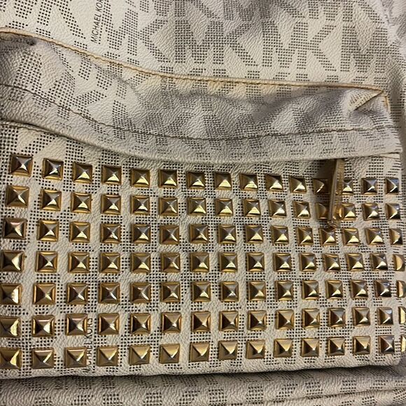 MK michael kors RHEA studded fullsize backpack cream,white tan leather gold guc - Picture 5 of 14